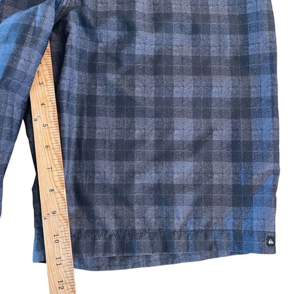 Quiksilver Blue and Gray Plaid Men's Flat Front Shorts - Picture 6 of 7